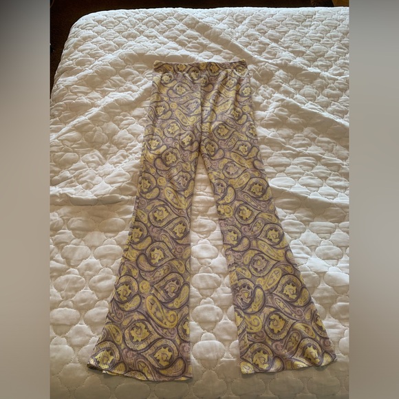 UO Alia Plisse Semi-Sheer Flare Pant - Picture 2 of 4